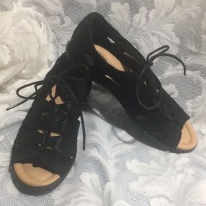 Earth brand, Gladiator flats, Black snake skin, 9Wide.